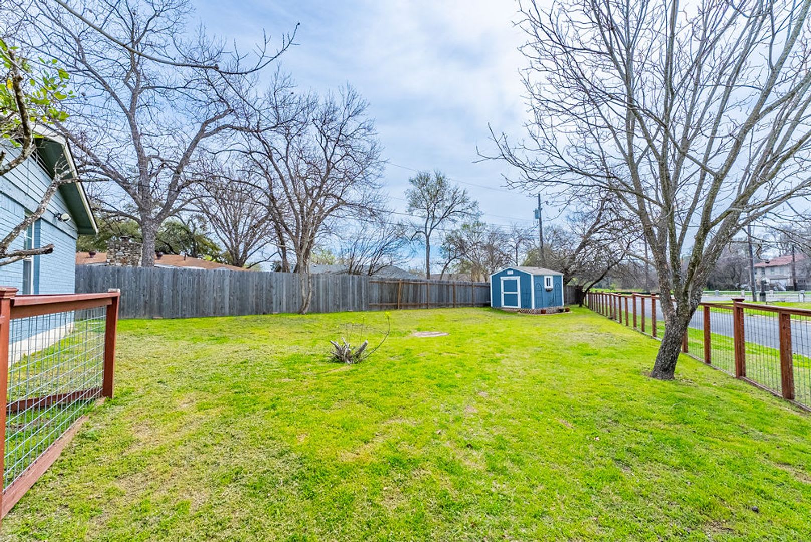 Charming 2-Bedroom, 1-Bathroom Retreat in North Austin!!! – photo 4