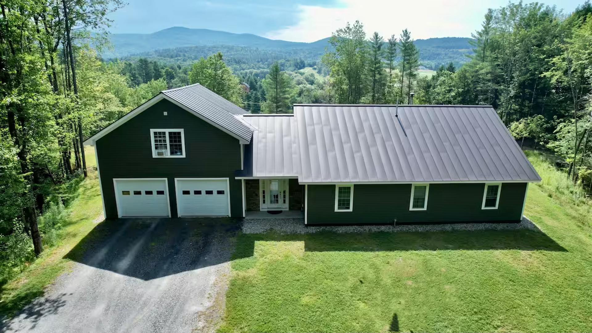 4 Bedroom in Waterbury, VT Available NOW (Furnished + Utilities included) – photo 2
