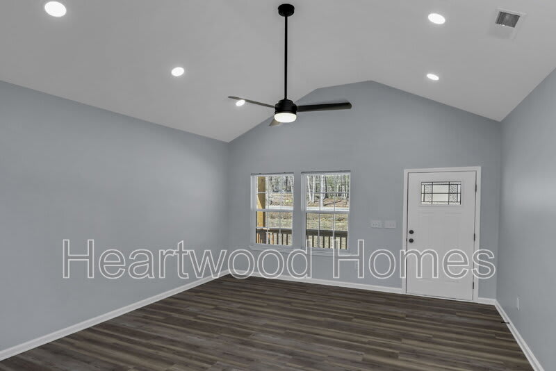 32 Roberson St – photo 3