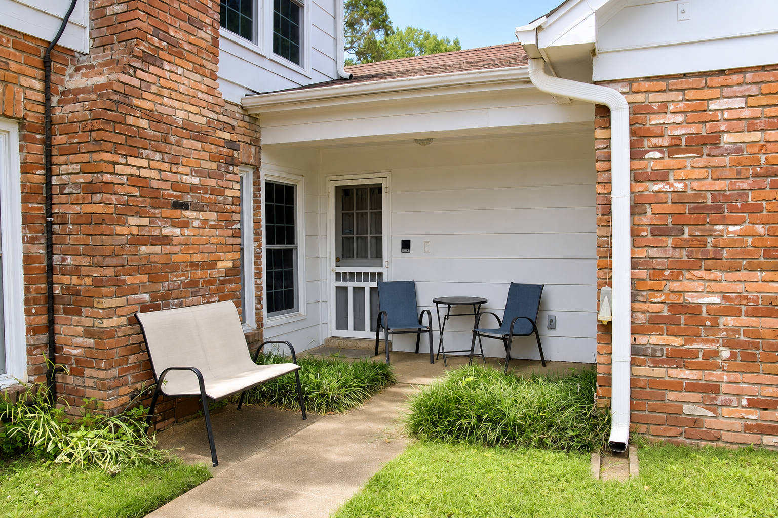 516 S Yates Rd – photo 3
