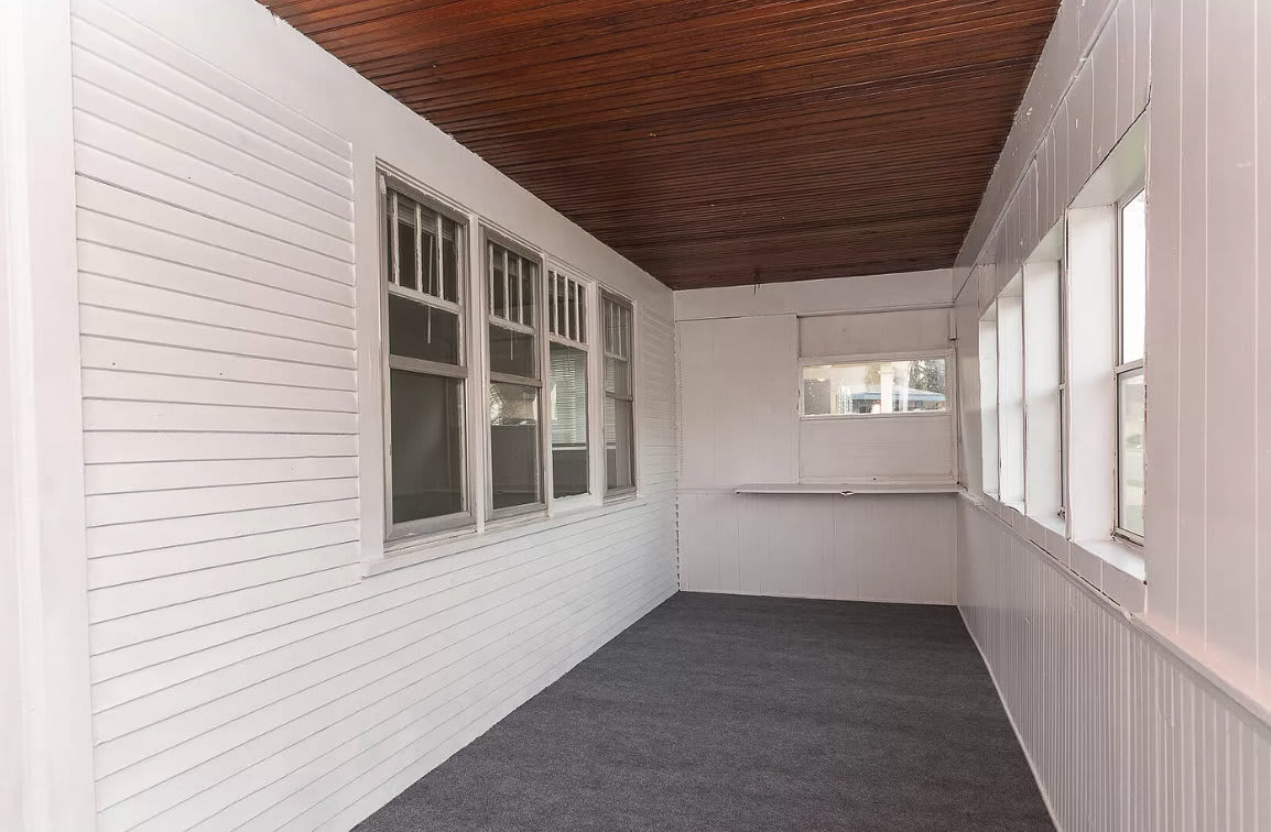 1130 Lafayette Ave Se – photo 3