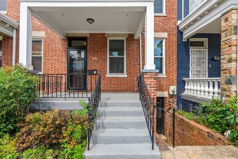3532 Warder St NW – photo 5