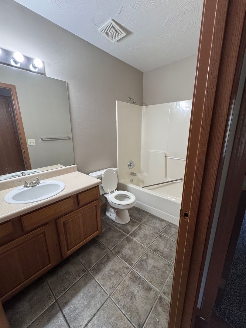 3 Bed 2 Bath 2 car Home for rent in Republic MO! – photo 5