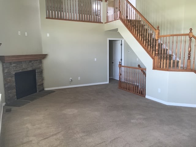 Beautiful Horse Property Home in West Haven for Rent – photo 2