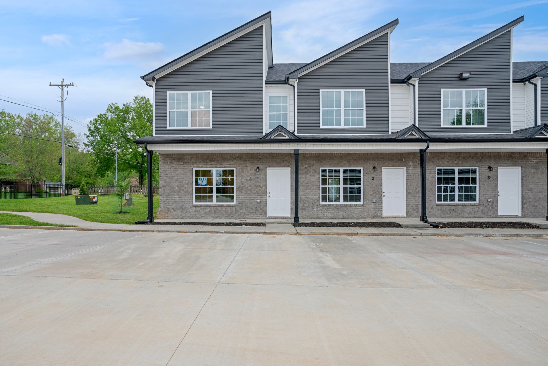 Excell Pointe 2 Bedroom Townhomes – photo 2
