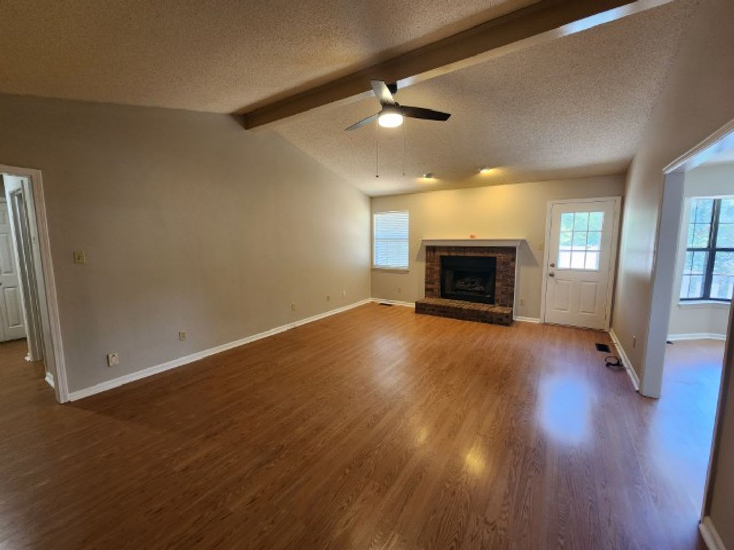 Welcome Home To 309 Shadow View West Little Rock Newly Updated For Rent Move In Special Zero Deposit Option Please Read The Full Description – photo 2