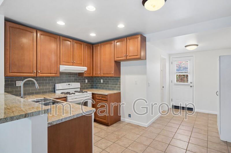 375 E 20Th Street – photo 5