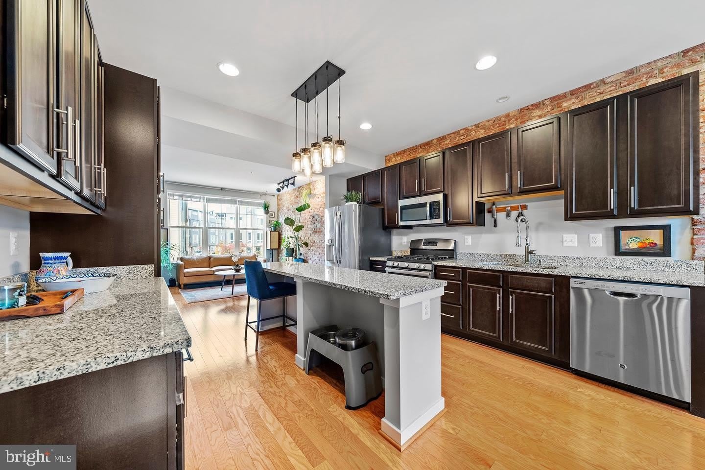 1445 TRAFALGAR Lane – photo 4