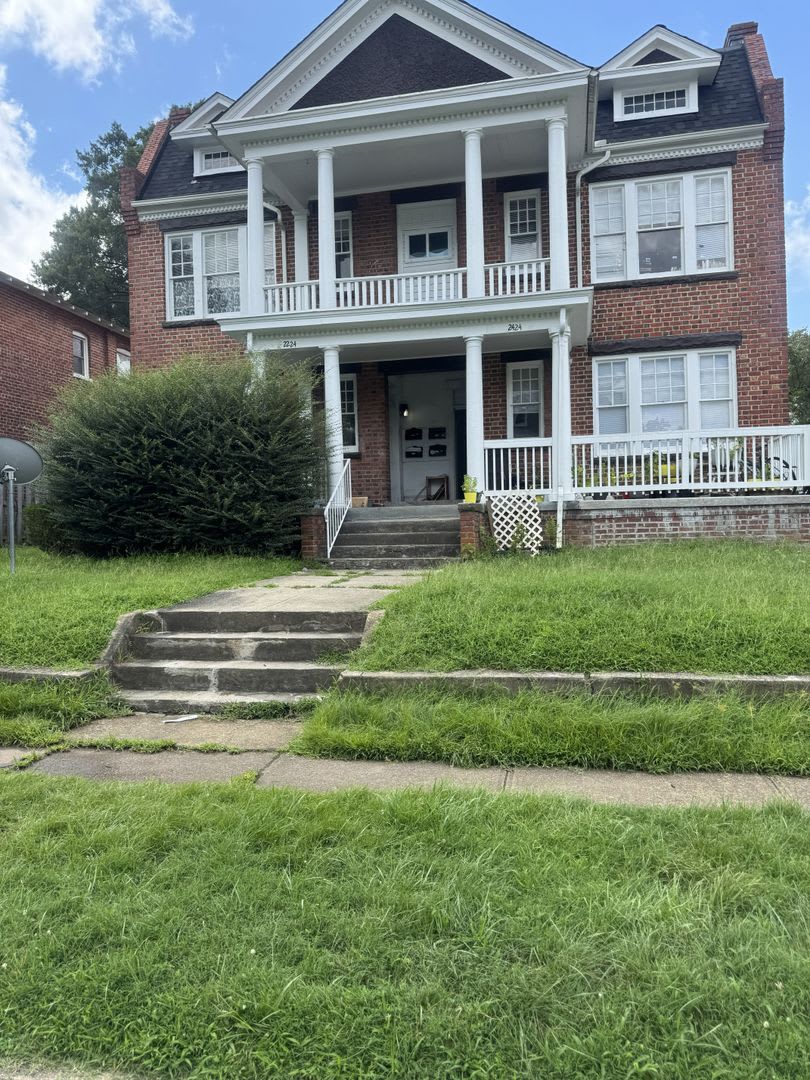 2422 Barton Ave – photo 1