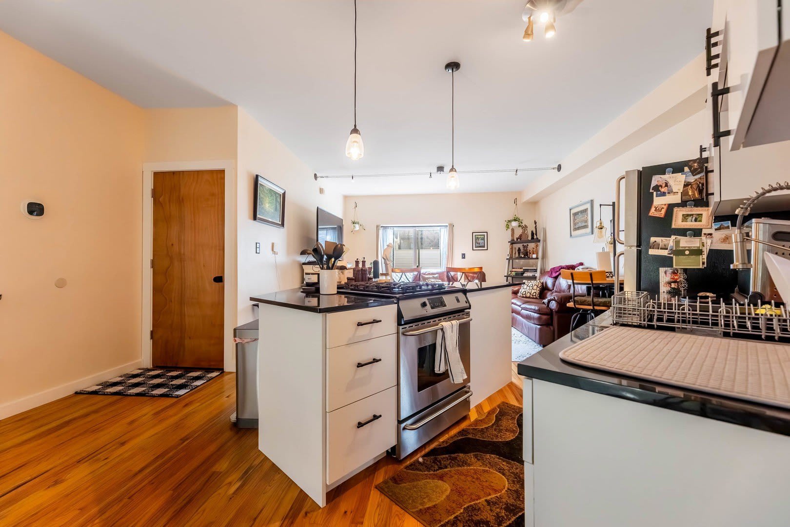 1060 N Hermitage Avenue – photo 5