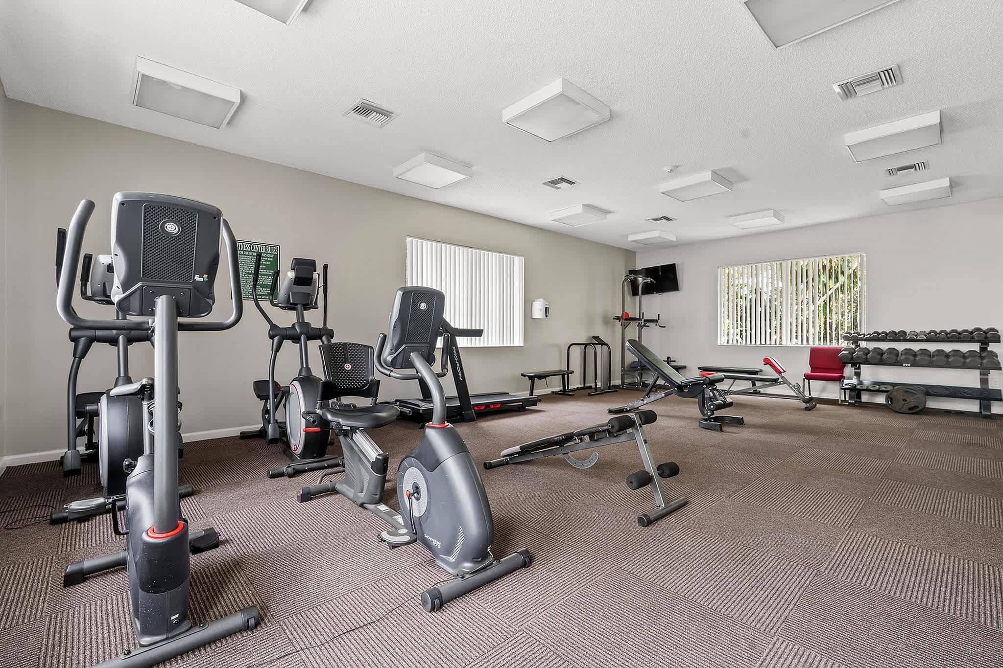 Palm Springs Apartments – photo 2