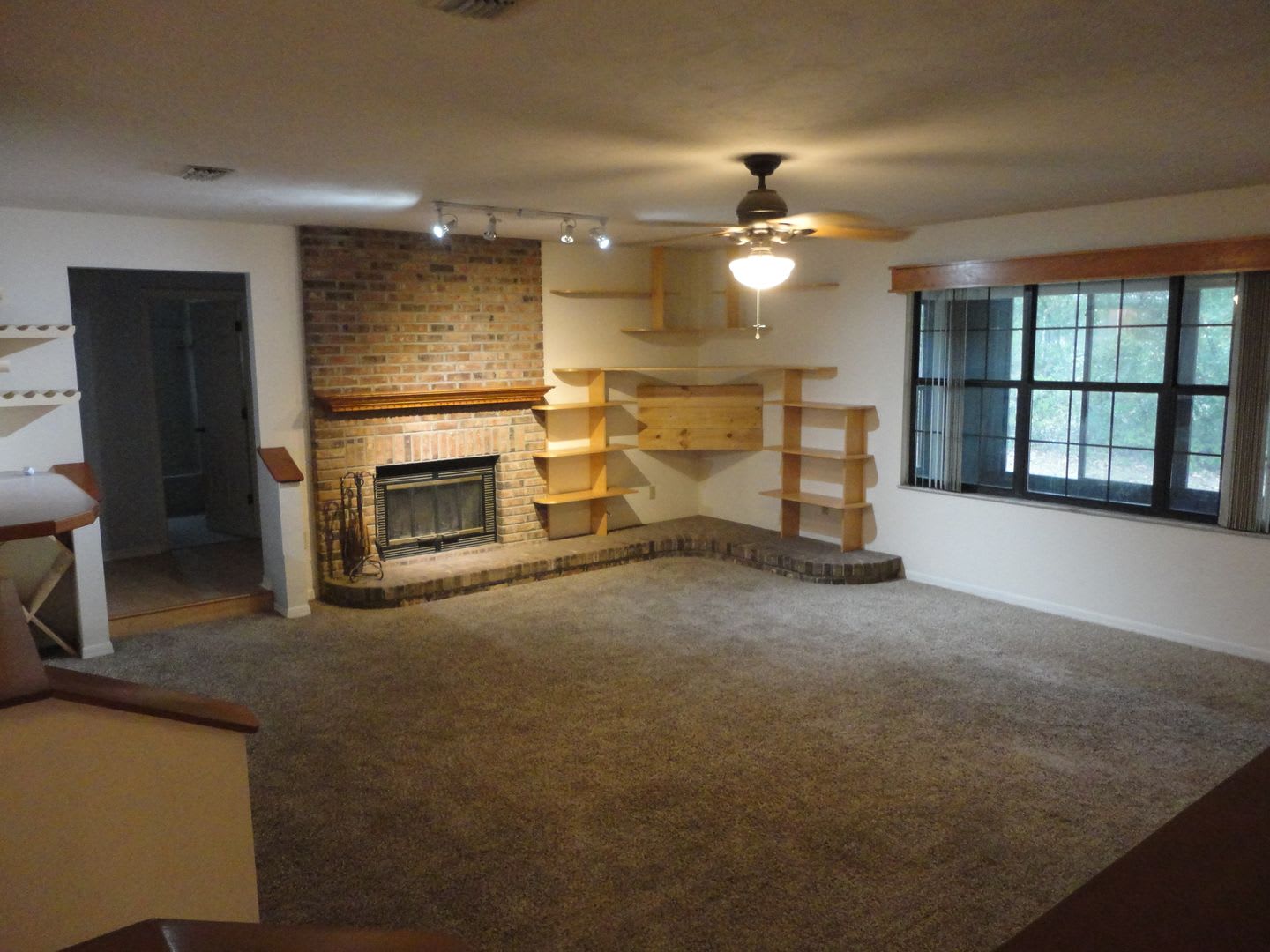 Beautiful 3-Bedroom Pool Home in The Woodlands – photo 3