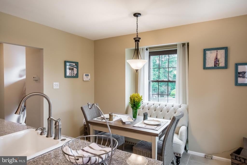 255 LOWRYS LANE – photo 5