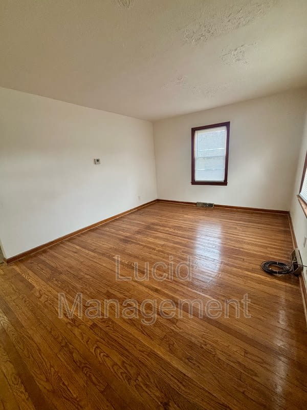 1700 Sonne Avenue – photo 2