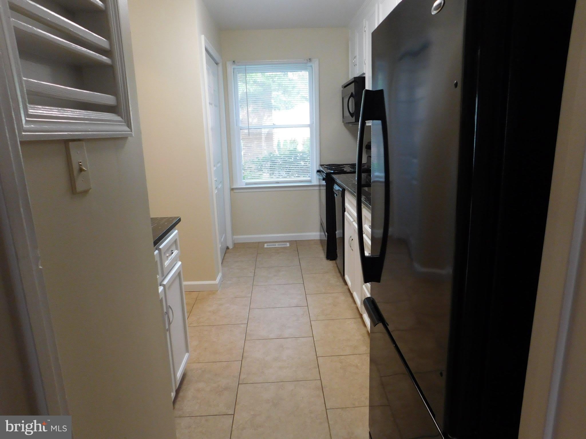 1170 N VERMONT Street – photo 2