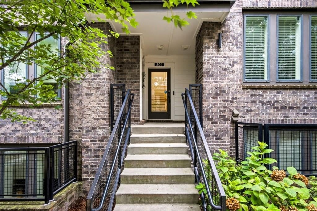 395 Pratt Drive – photo 1