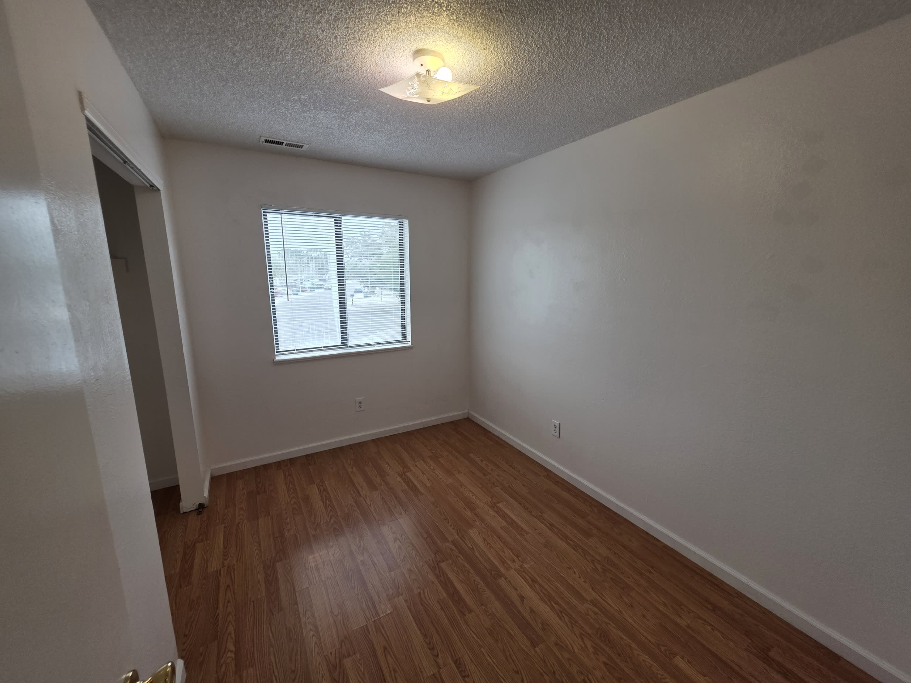 987 Iowa Ave C – photo 5