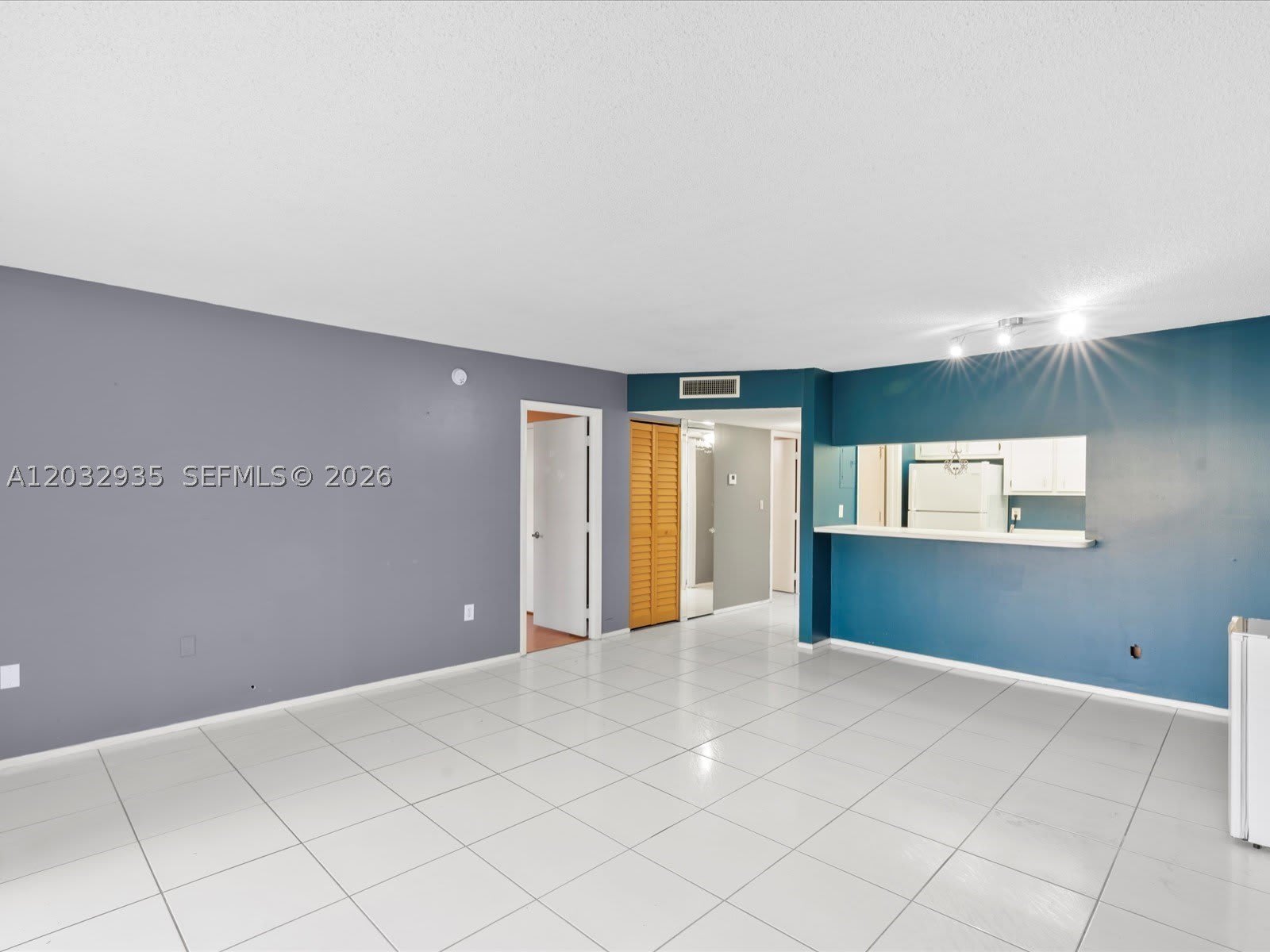 4172 Inverrary Dr – photo 5