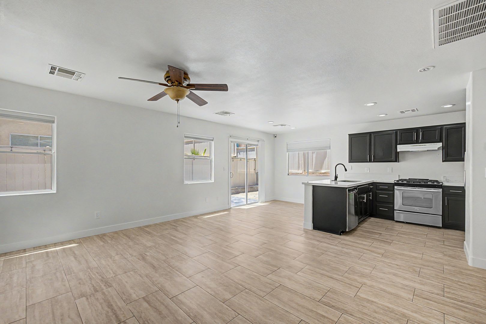 Renovated 3 Bedroom Home In 89131 – photo 4