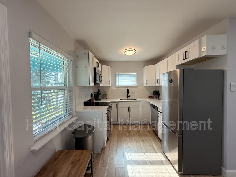 300 30th Ave N – photo 5