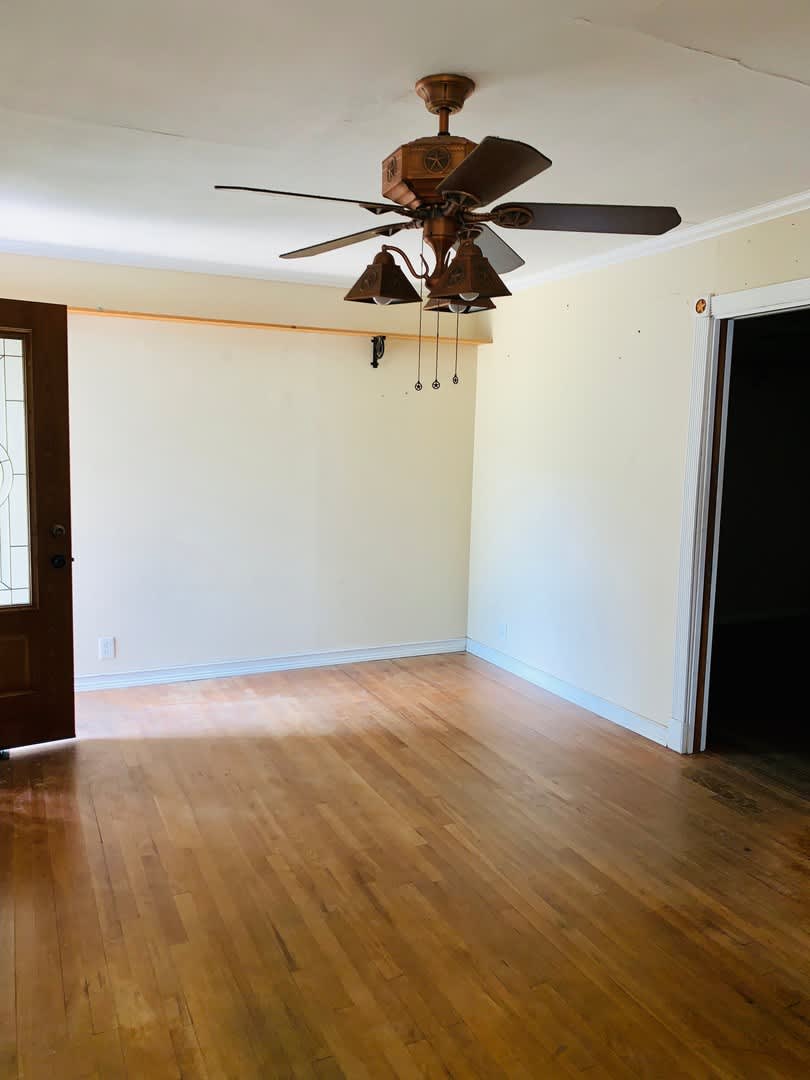 Charming 2-Bedroom Home with Large Backyard, Covered Patio &amp; Workshop-Calallen Area – photo 2