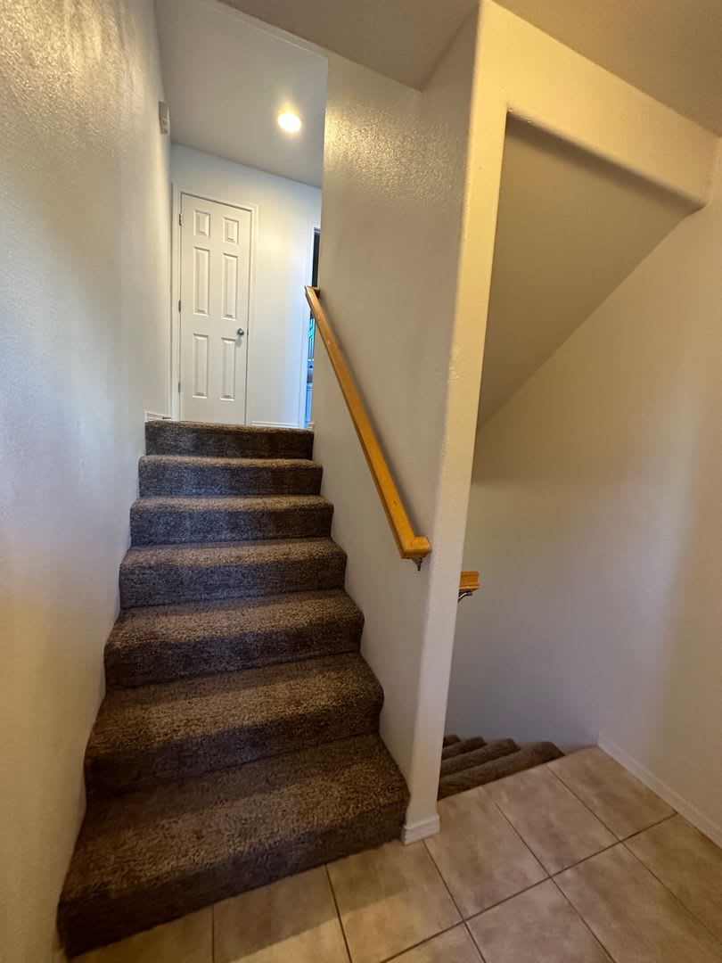 Spacious 2 bed/2.5 bath with bonus room townhome off Road 68 – photo 3