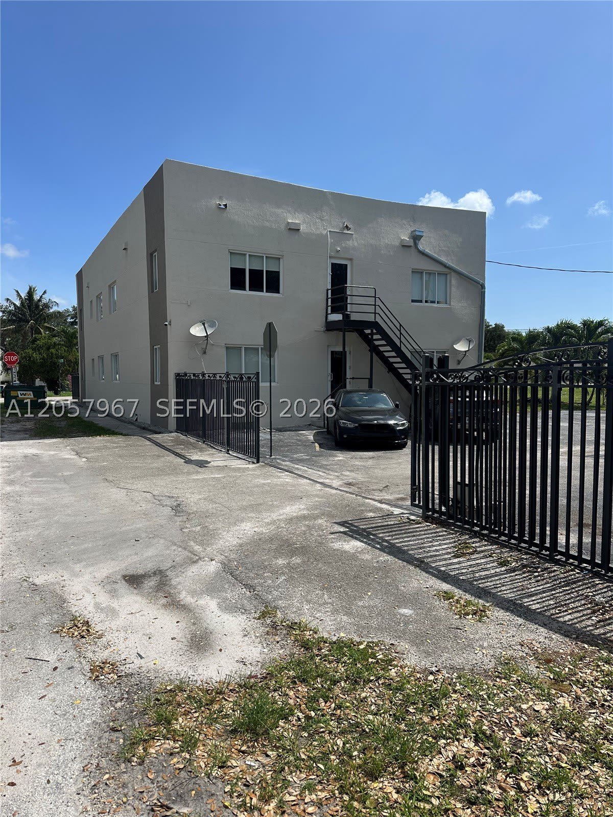 2500 NE 192nd St – photo 1