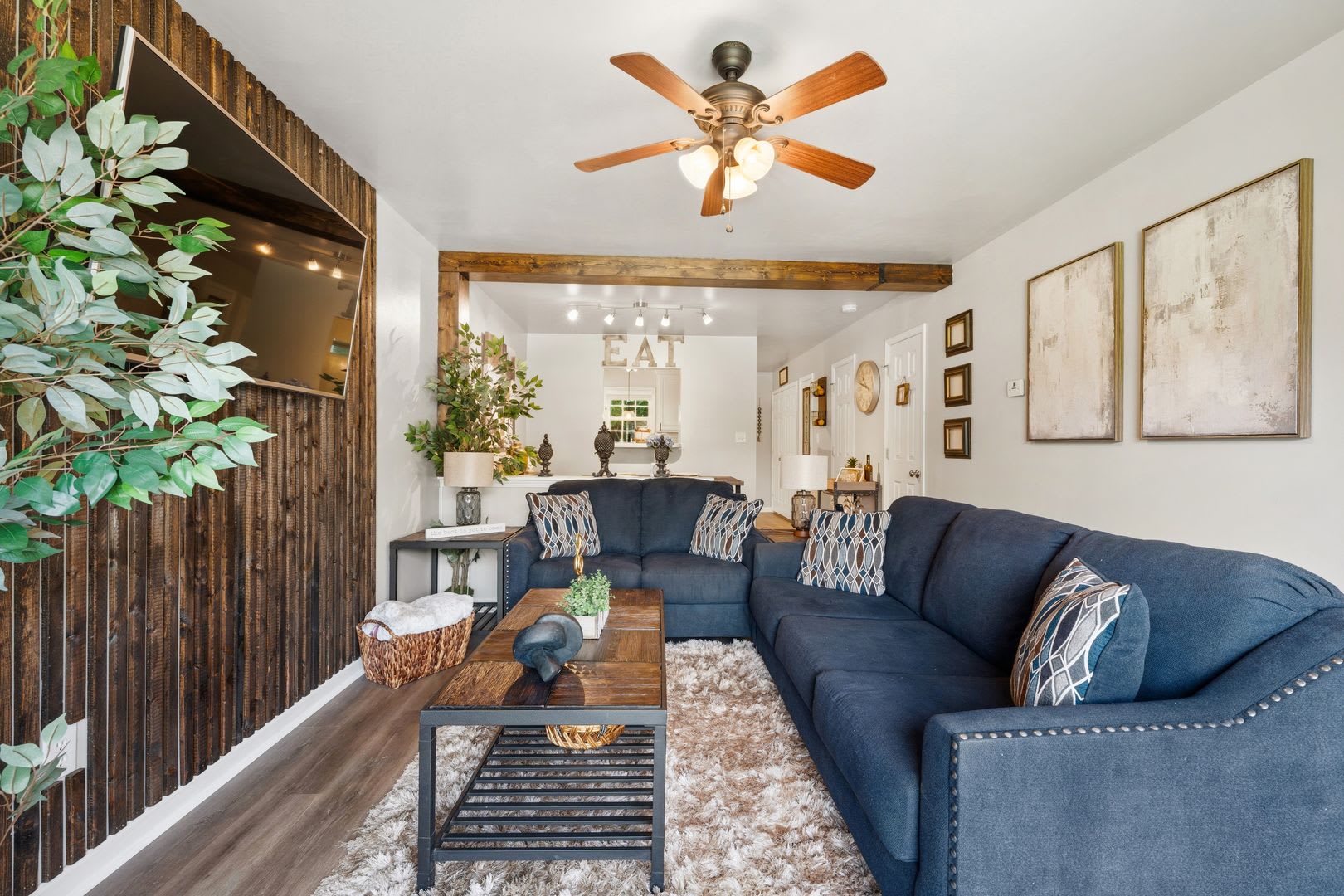 2 bed, 2.5 bath End Unit Townhome Available Now! – photo 3