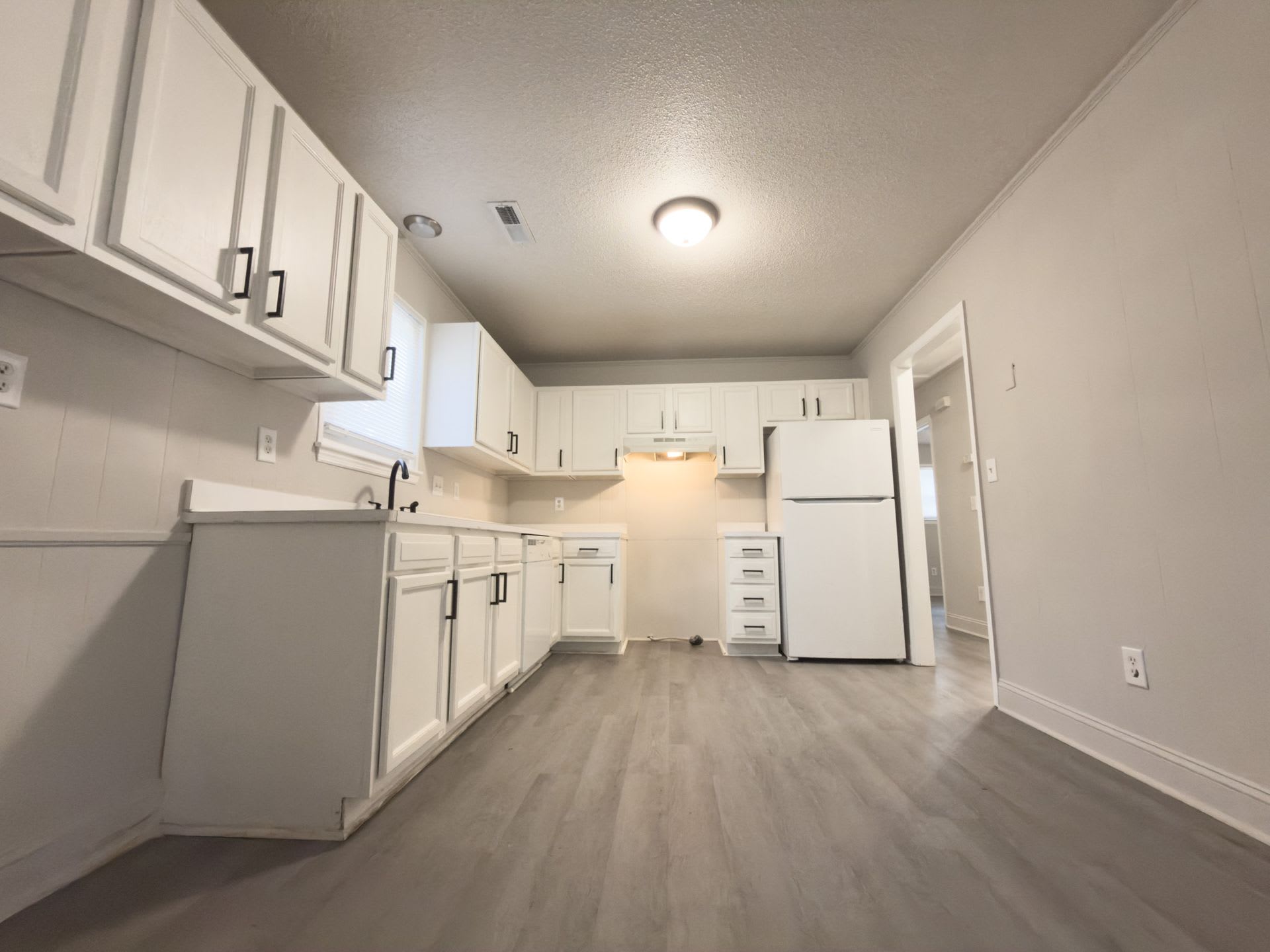 836 White Oak Dr – photo 4