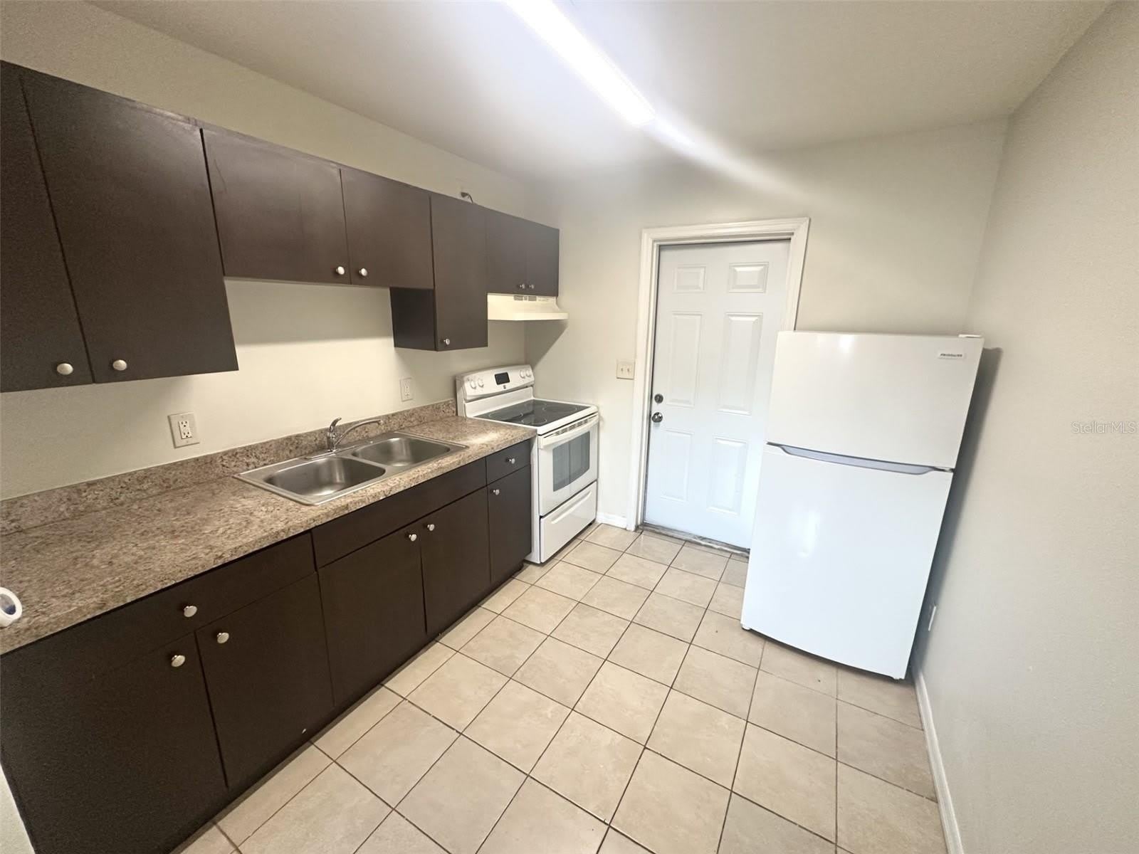 9601 N 10TH Street – photo 5