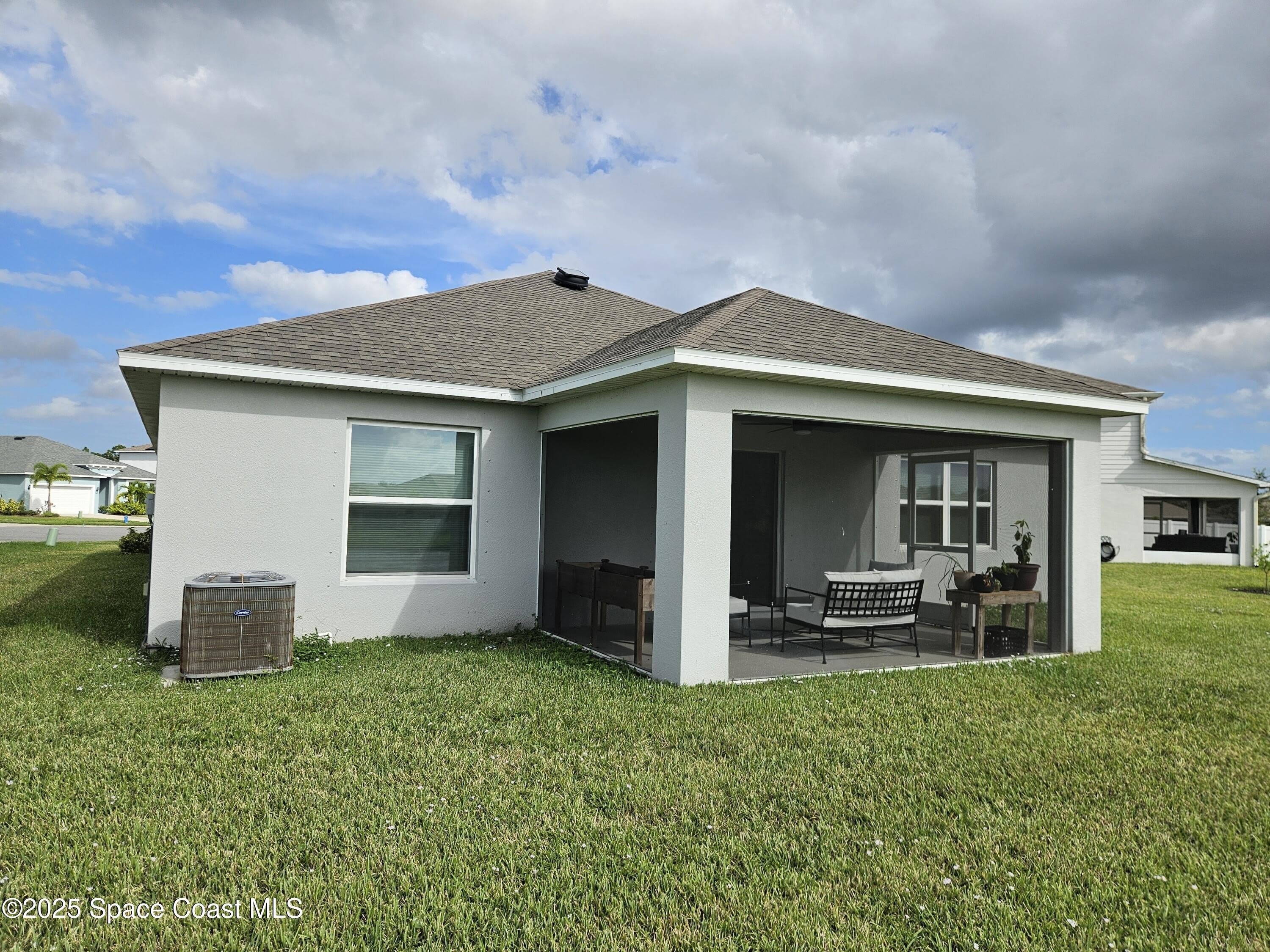 586 Cooper Court SW – photo 4