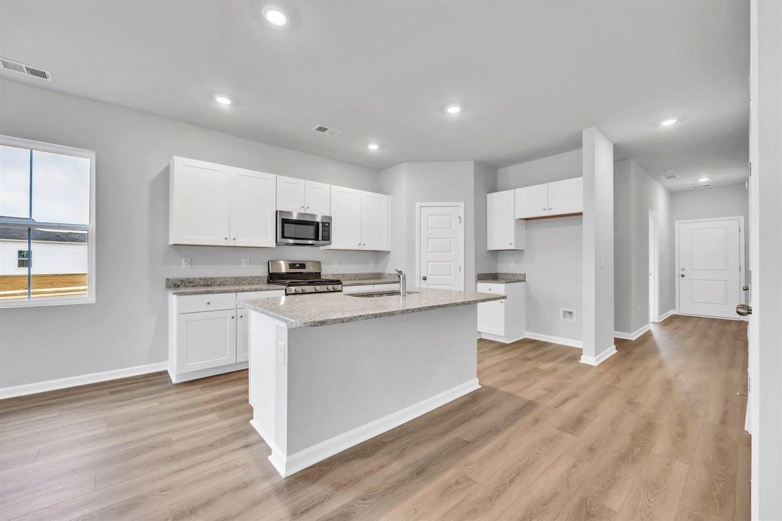 138 Talladega Dr. – photo 4