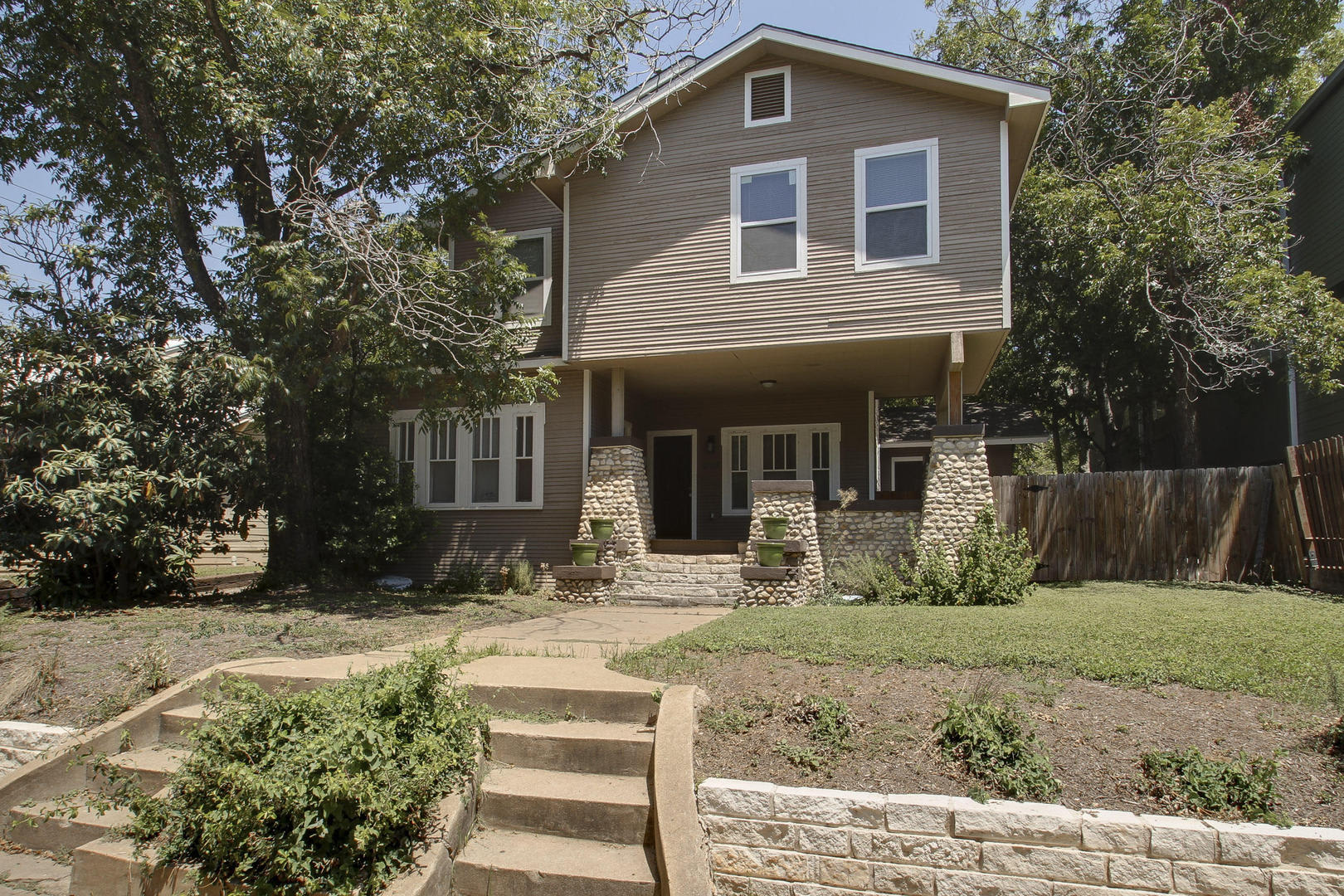 UT PRE-LEASE: West Campus / Walking Distance to UT – photo 2
