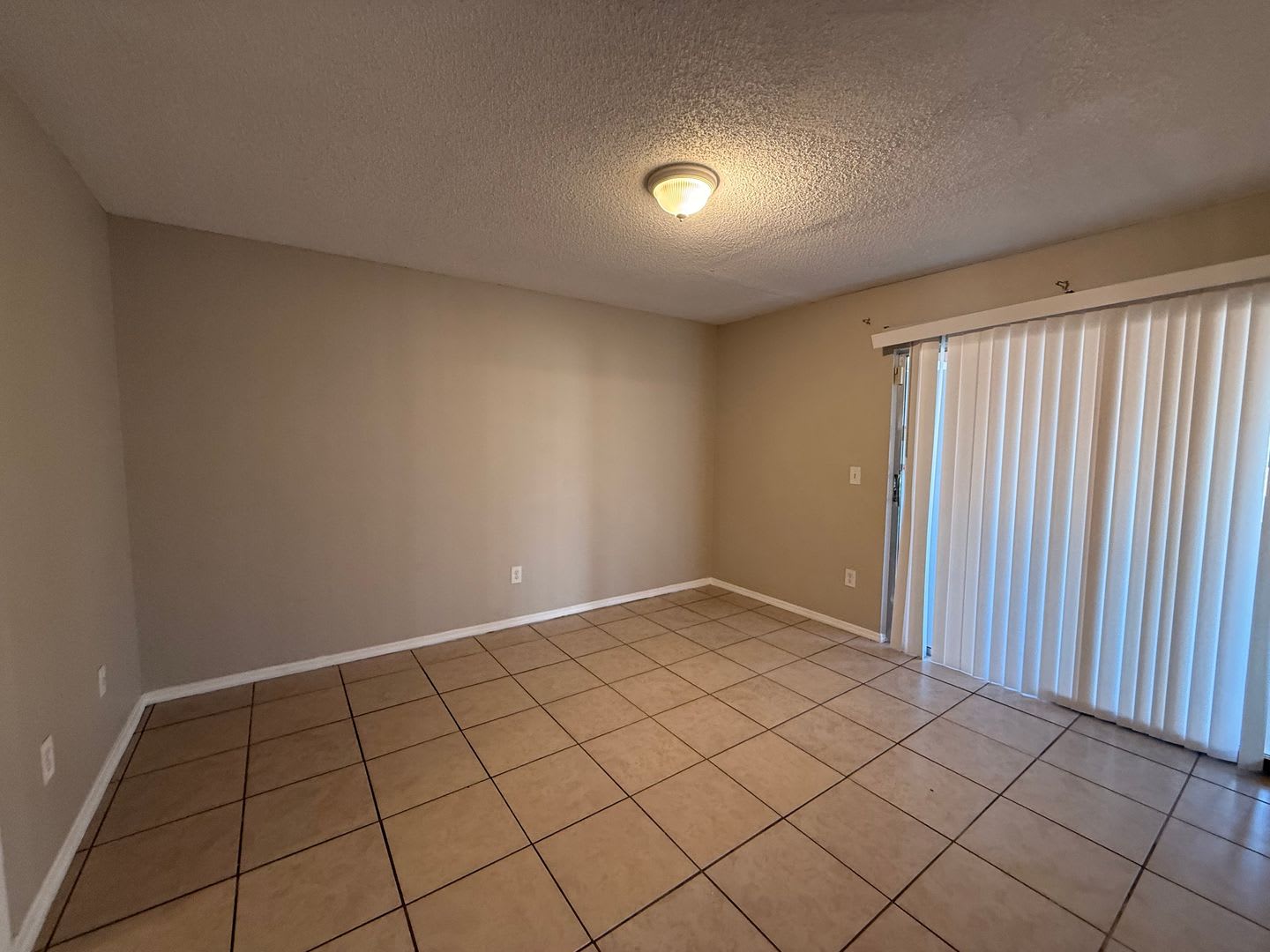 IMMEDIATE MOVE IN!!!!!Cute 2 Bed / 2 Bath – photo 5