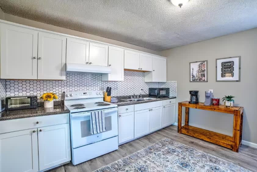 2417 Glenrose Avenue – photo 4