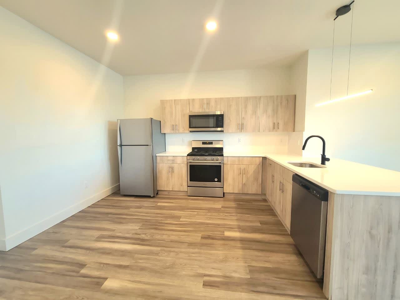 55 Washington St – photo 2