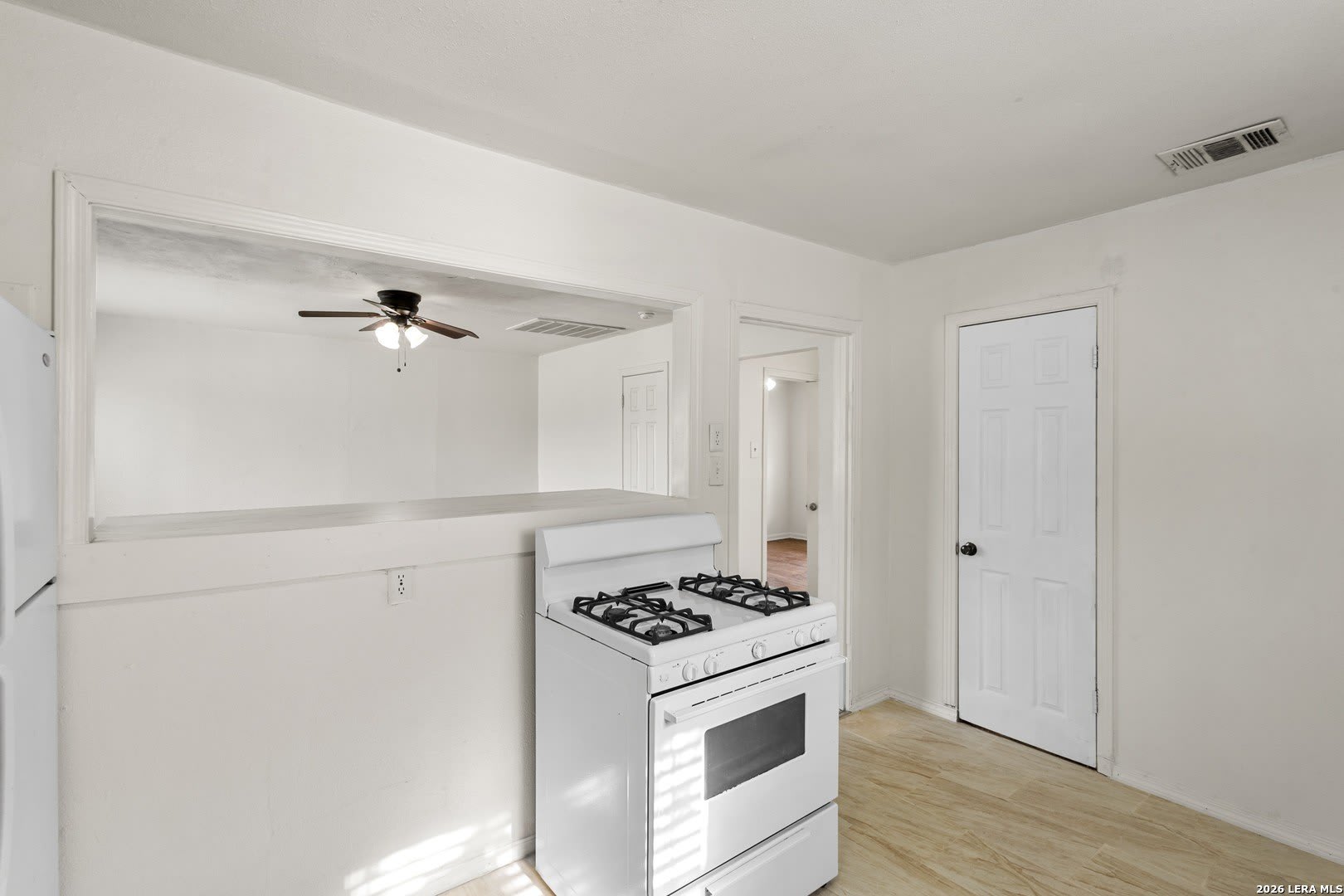 759 AVONDALE AVE – photo 4