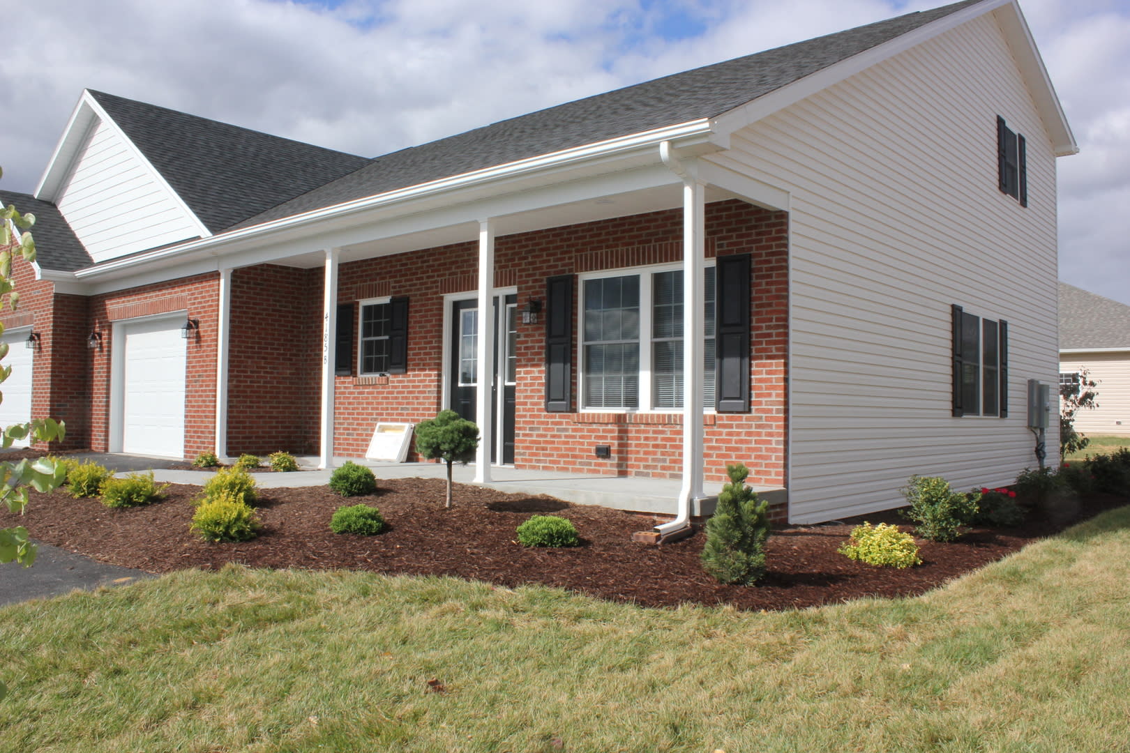 Duplex In Turner Ashby School District – photo 2