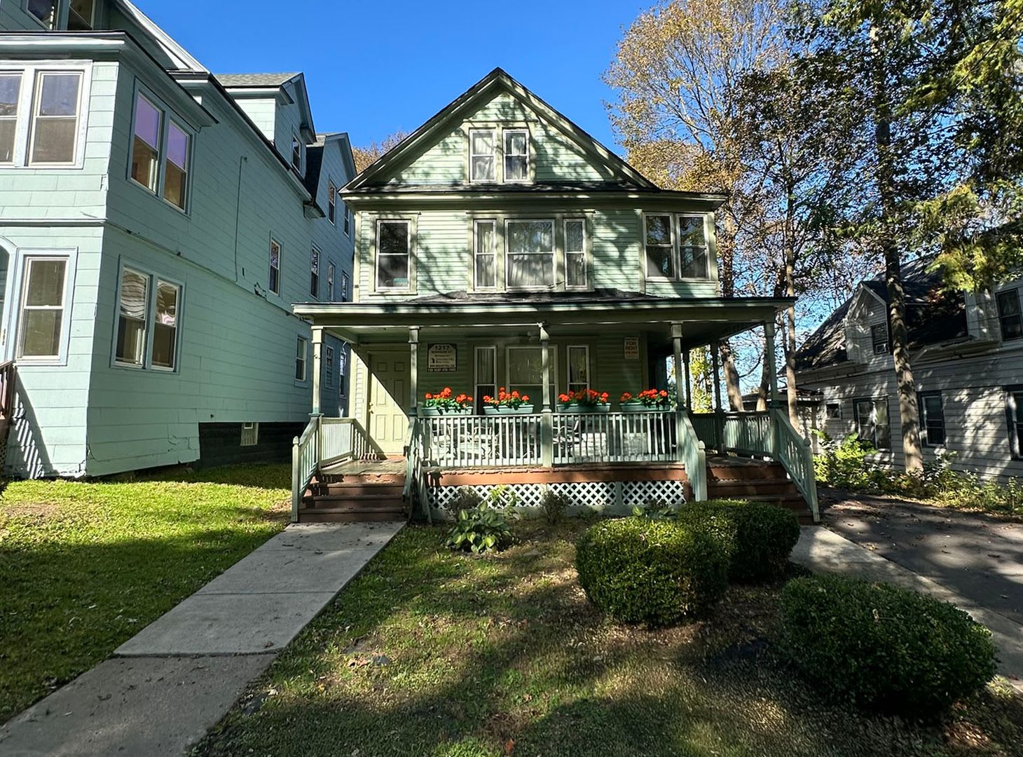 1217 1/2 Madison Street – photo 3