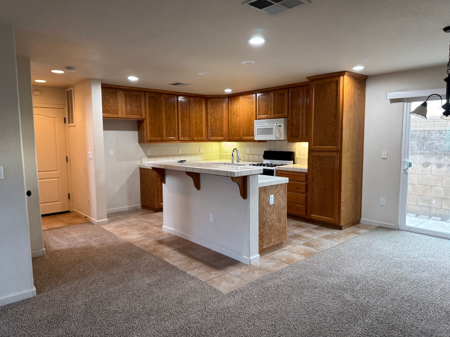 Beautiful Gustine Home Available In Gated Community – photo 2