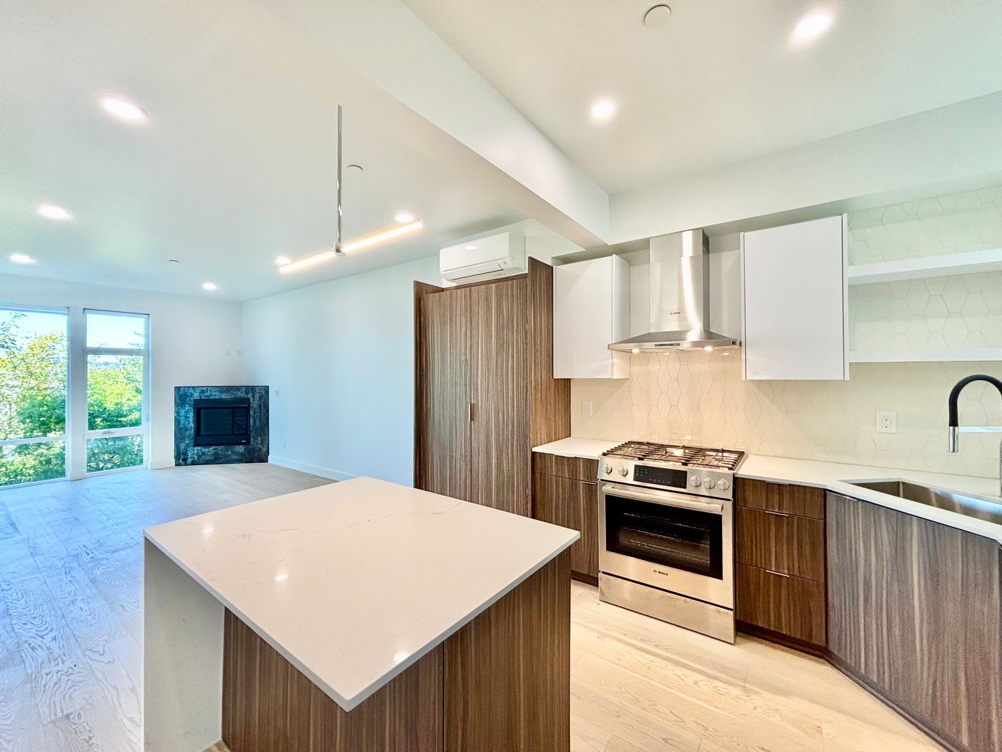 2025 Built Queen Anne Townhome With Rooftop Water Views – photo 5