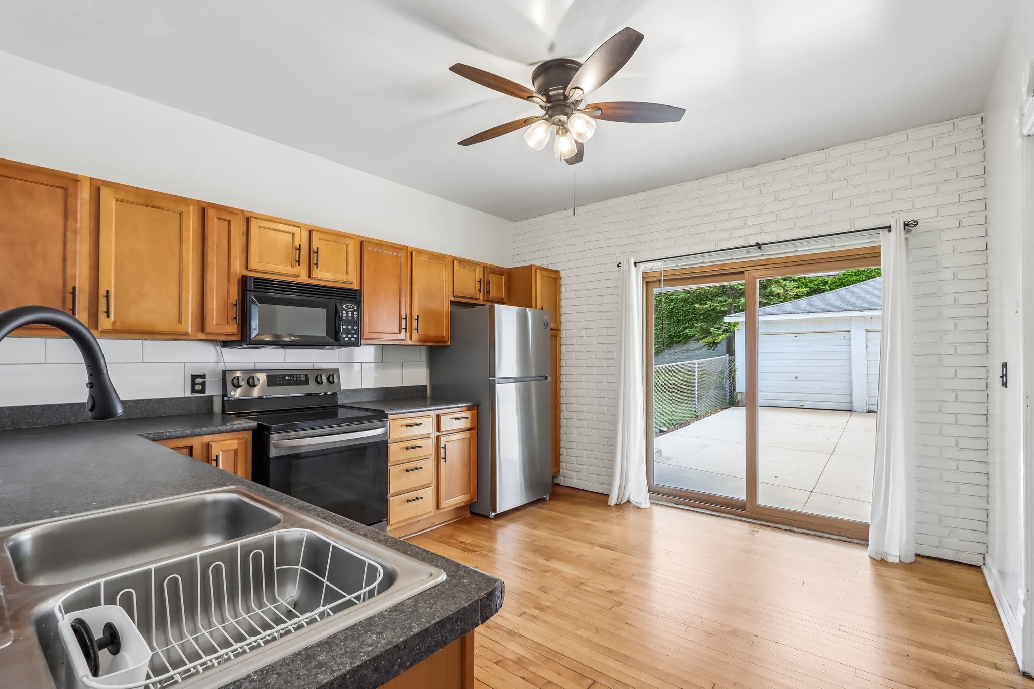 1660 N Marshall St – photo 1