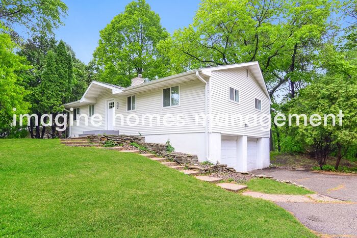 100 Crystal Lake Road West – photo 3