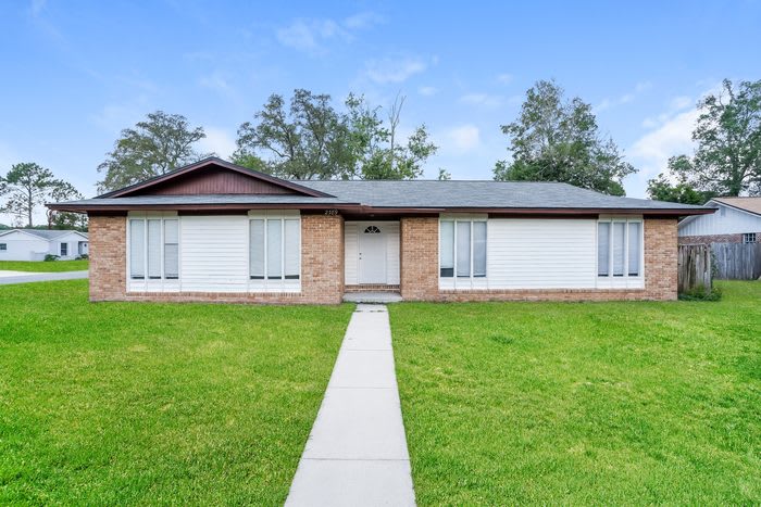 2389 Grace Lane – photo 1