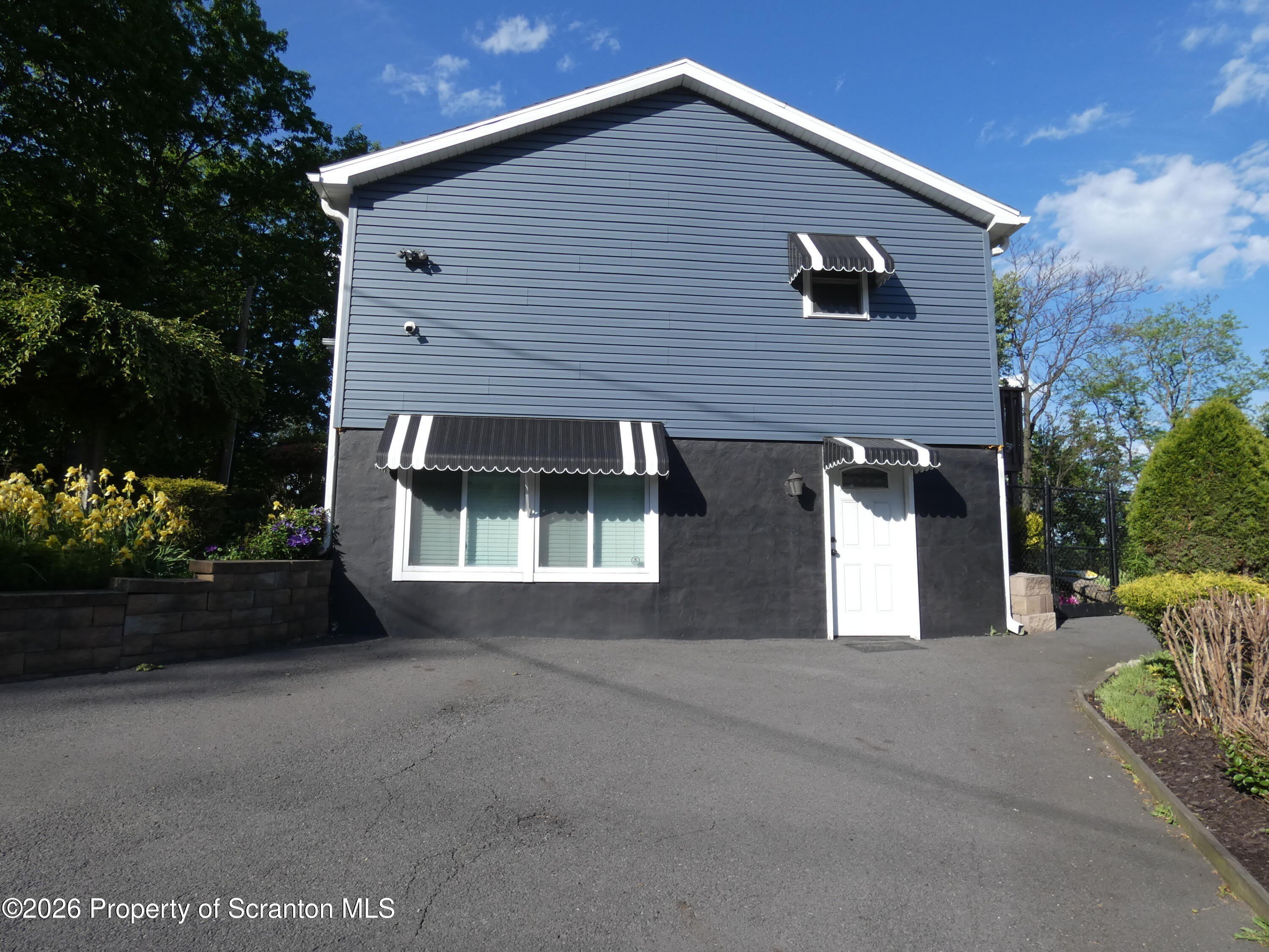607 3rd Avenue – photo 3