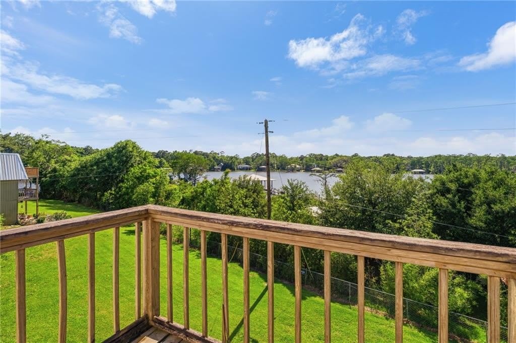 337 Riverbend Drive – photo 2