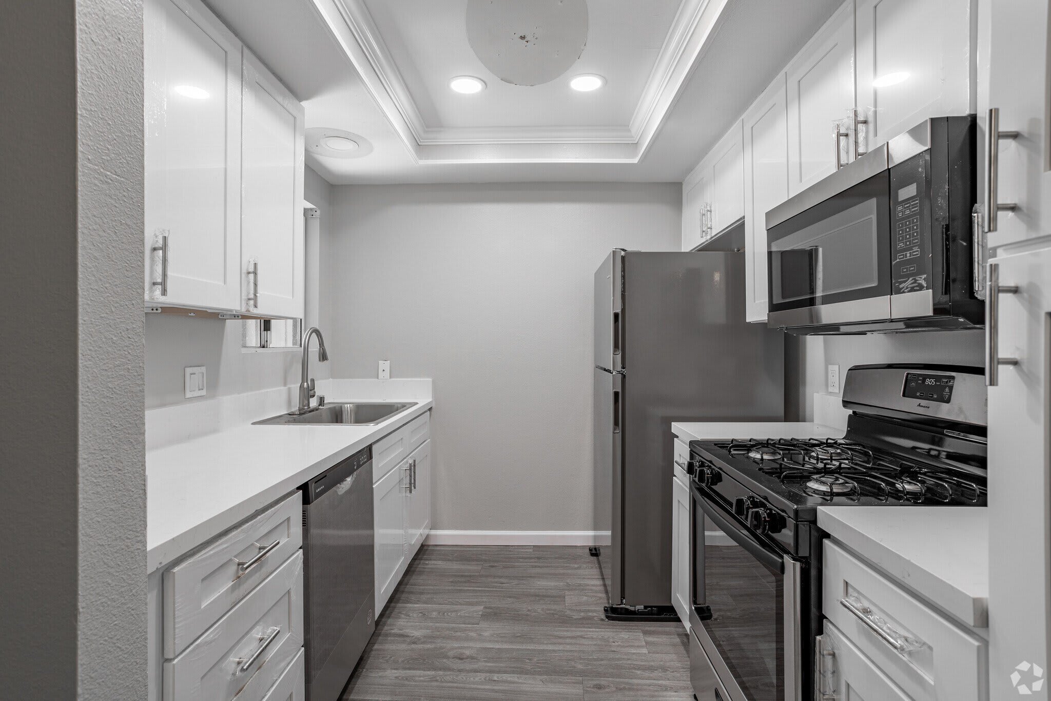 Lincoln Park Apartments – photo 5