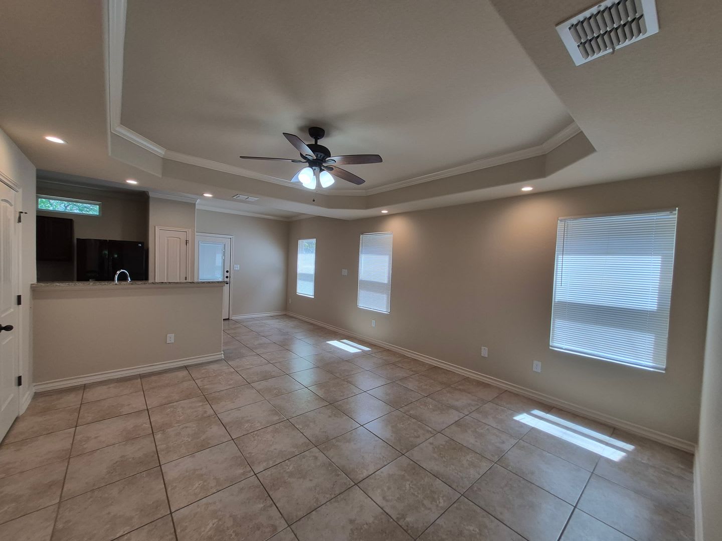 6950 Lakeview Dr. #102, San Antonio, TX. 78244 – photo 3
