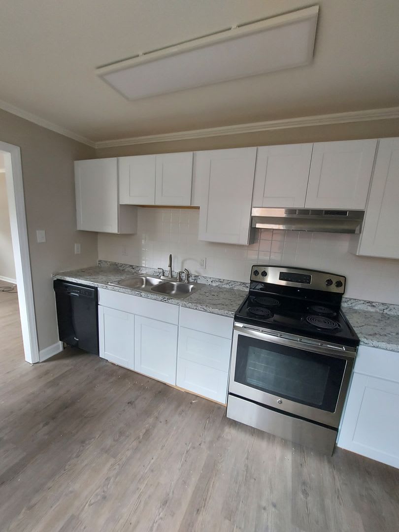 Left Side of Duplex – photo 2