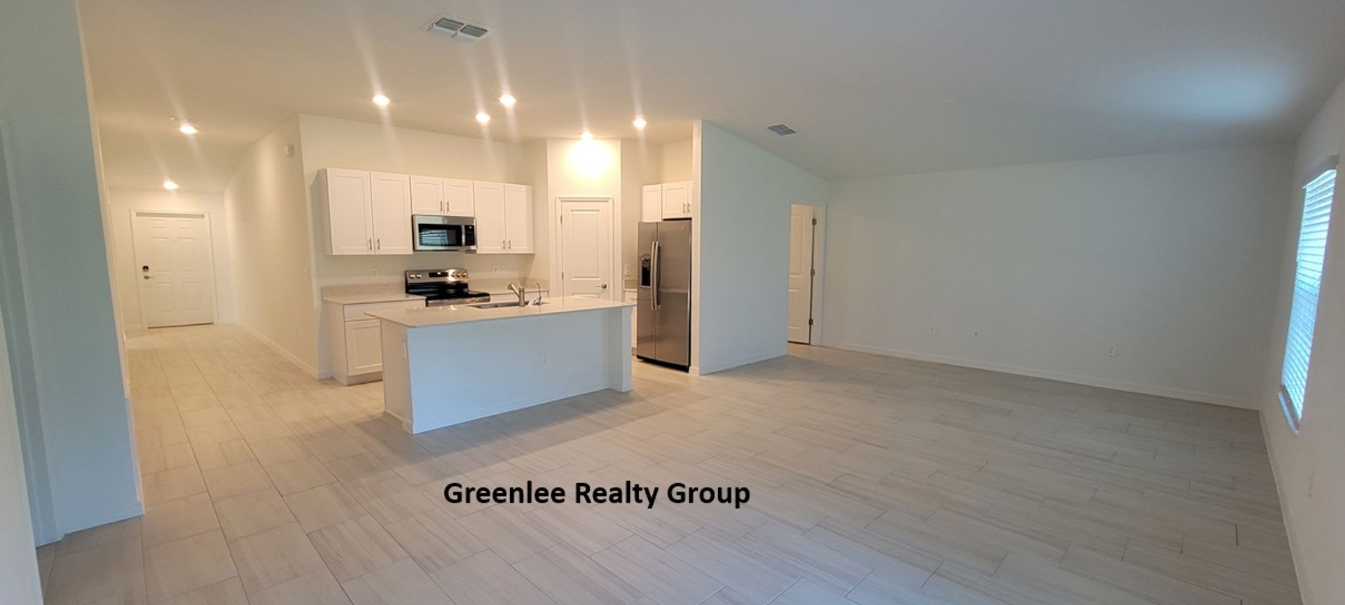 Beautiful 3 Bed/2Bath Home in the Angeline Community! – photo 4